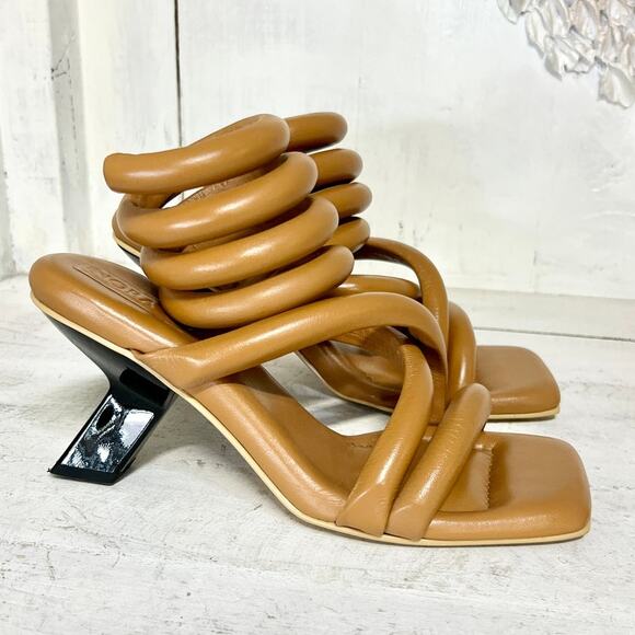 Elegant Tan Spiral Strap Sandals - Picture 3 of 10